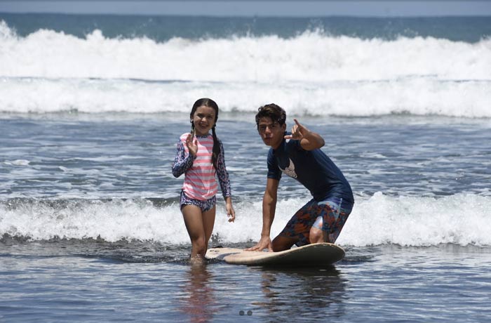 surf lesson kids